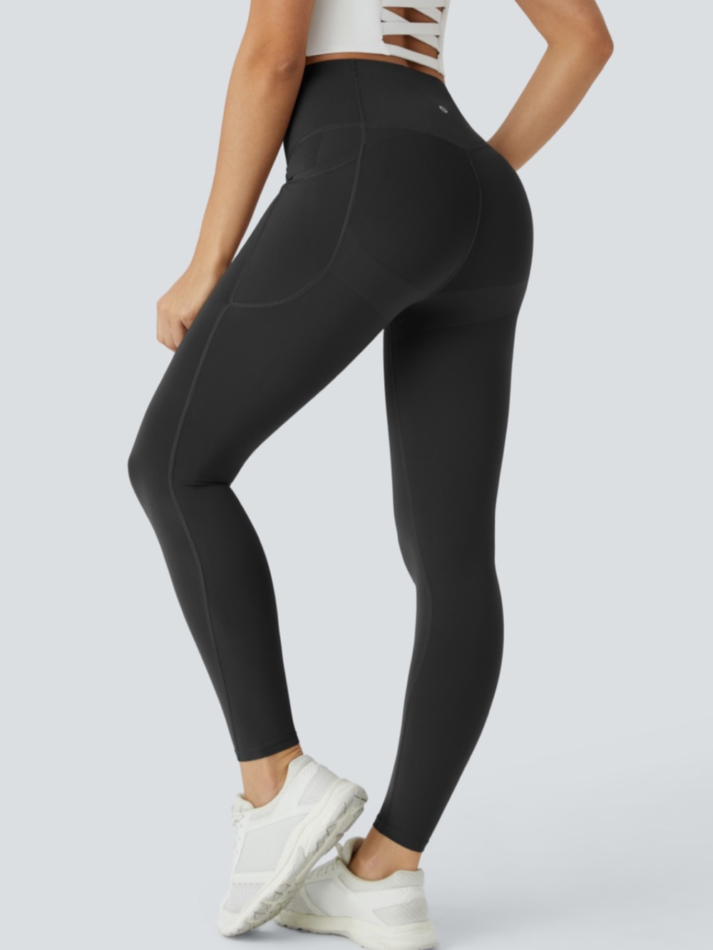 NWT Halara UltraSculpt High Waisted 7/8 Leggings with Pockets Black Size Medium - Picture 1 of 8